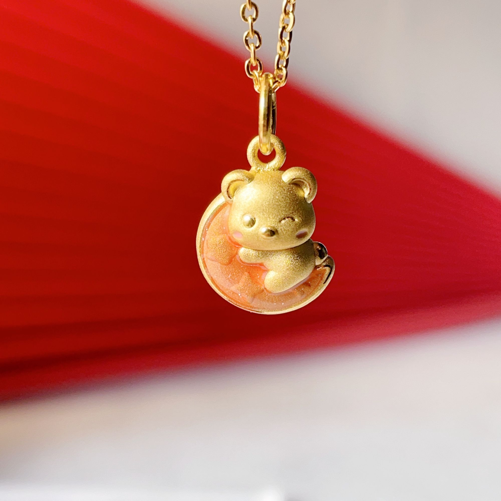 TSL/谢瑞麟定价足金夜光月亮熊转运珠DIY珐琅项坠