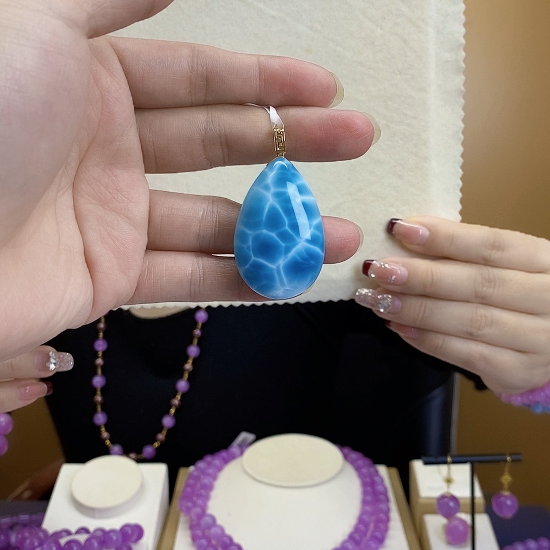 针钠钙石（海纹石）吊坠(赠链)18K金镶嵌