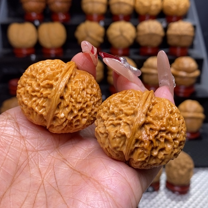 文玩核桃把件珊瑚元宝43号