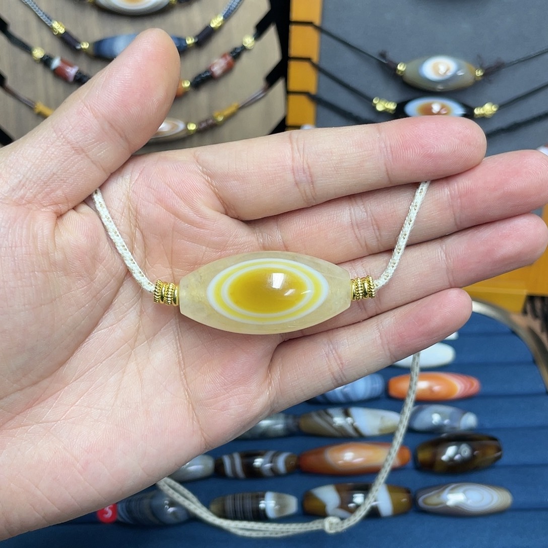 德***姐玛瑙/玉髓合金颈饰