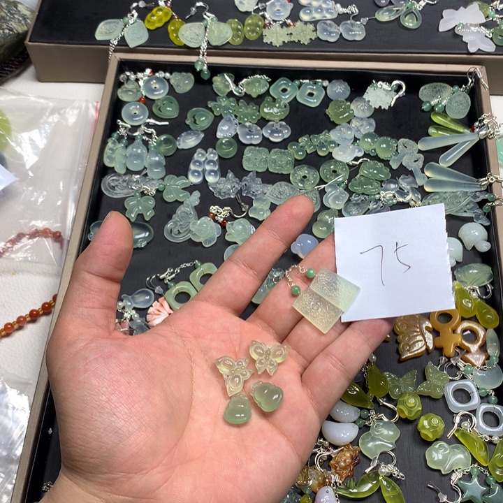 凤***桐蛇纹石玉合金耳钉