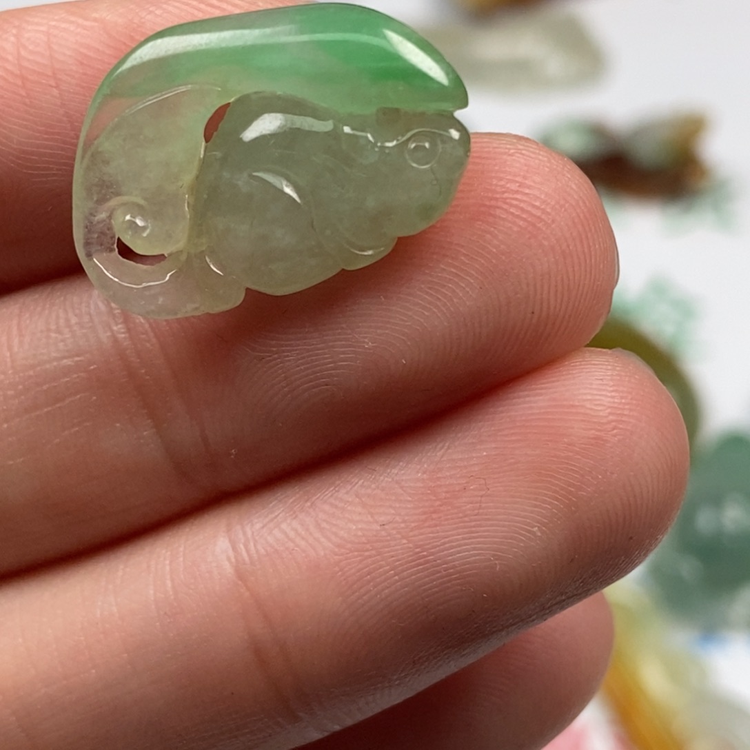 翡翠未镶嵌颈饰翡翠