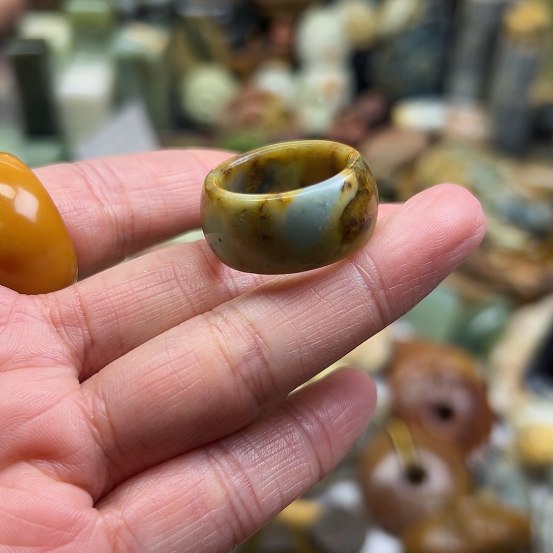 岫玉未镶嵌颈饰花玉球蓝戒指18口