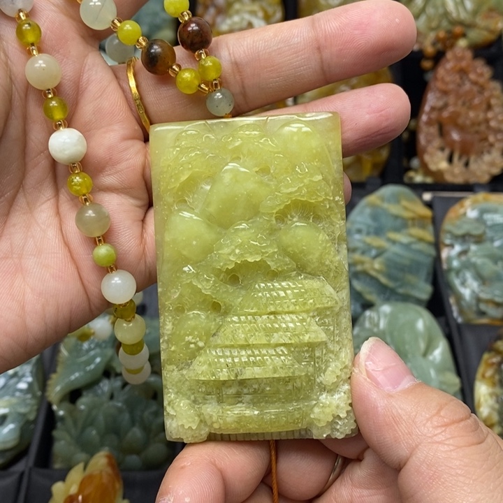 蛇纹石玉吊坠未镶嵌