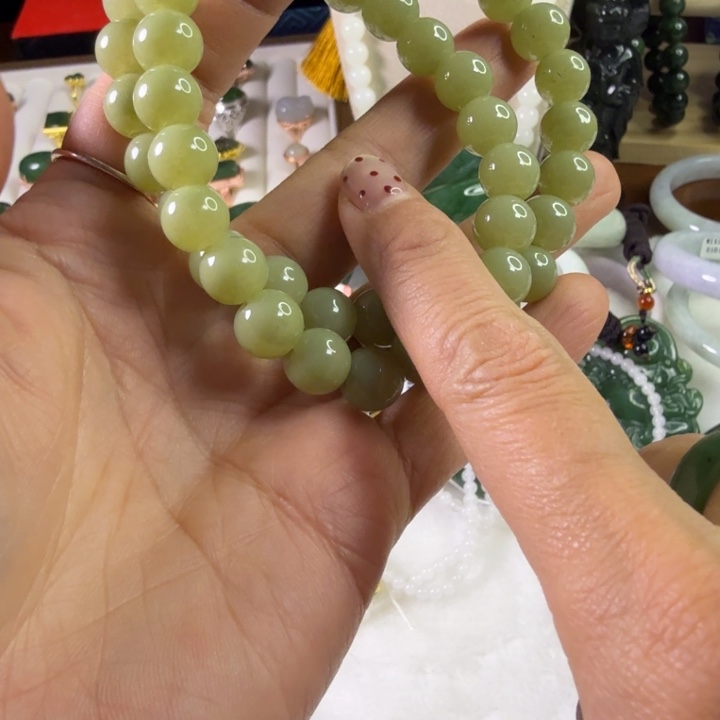 简***单和田玉（糖玉）未镶嵌颈饰