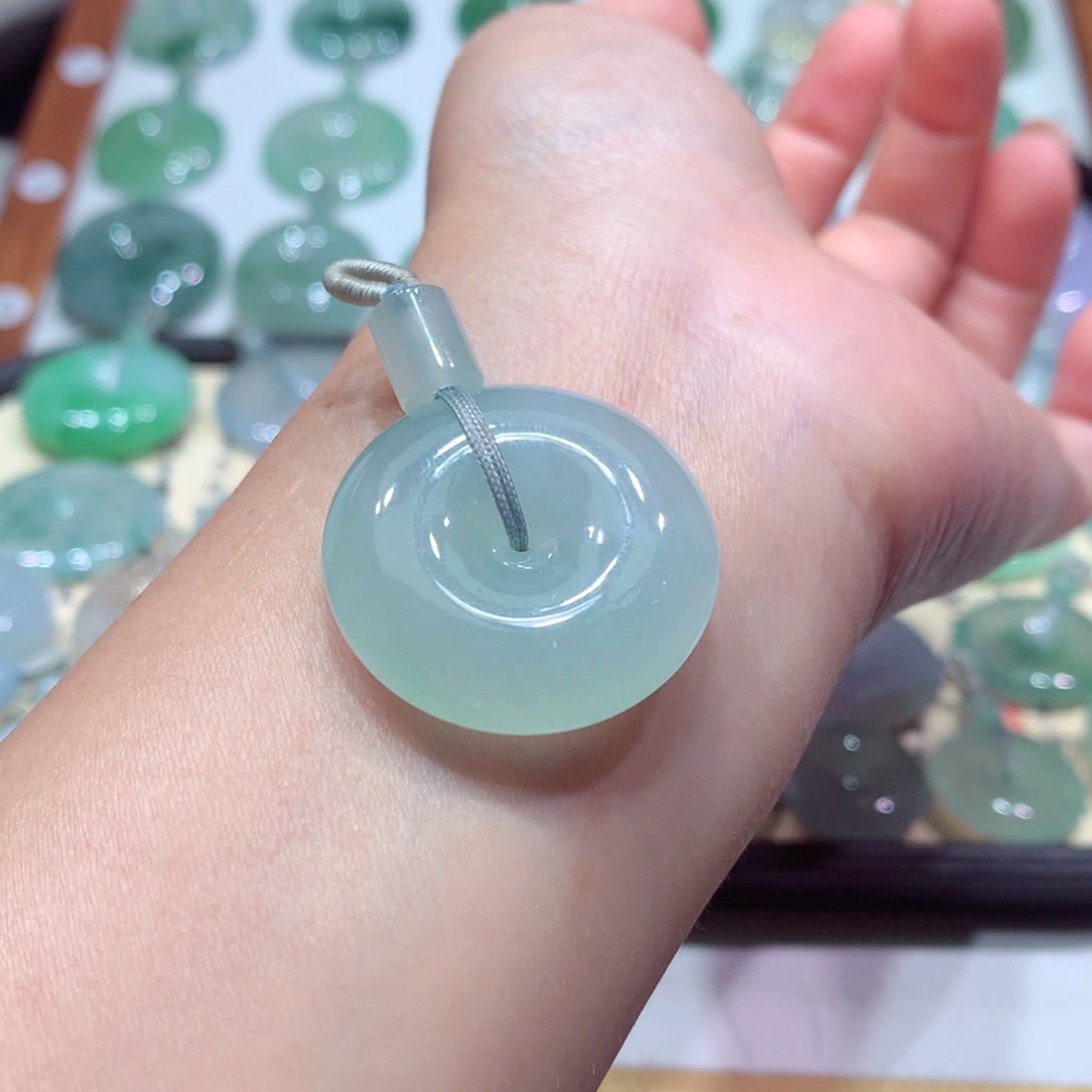 翡翠未镶嵌颈饰13尺寸28.9*8.4