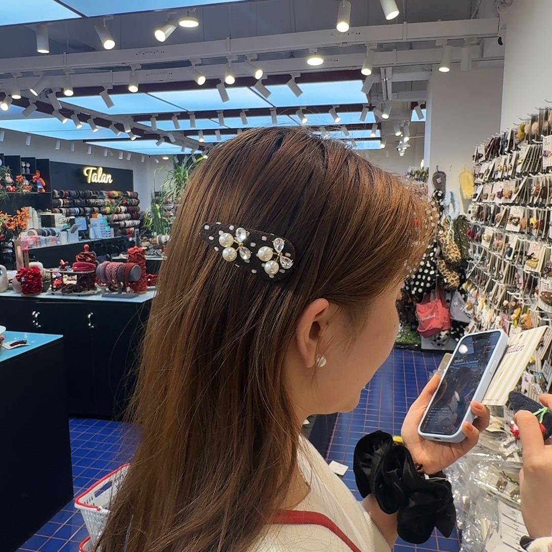 布艺非金属樱桃拜拜夹