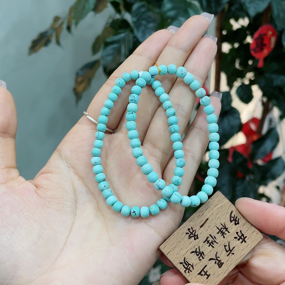 绿松石颈饰未镶嵌