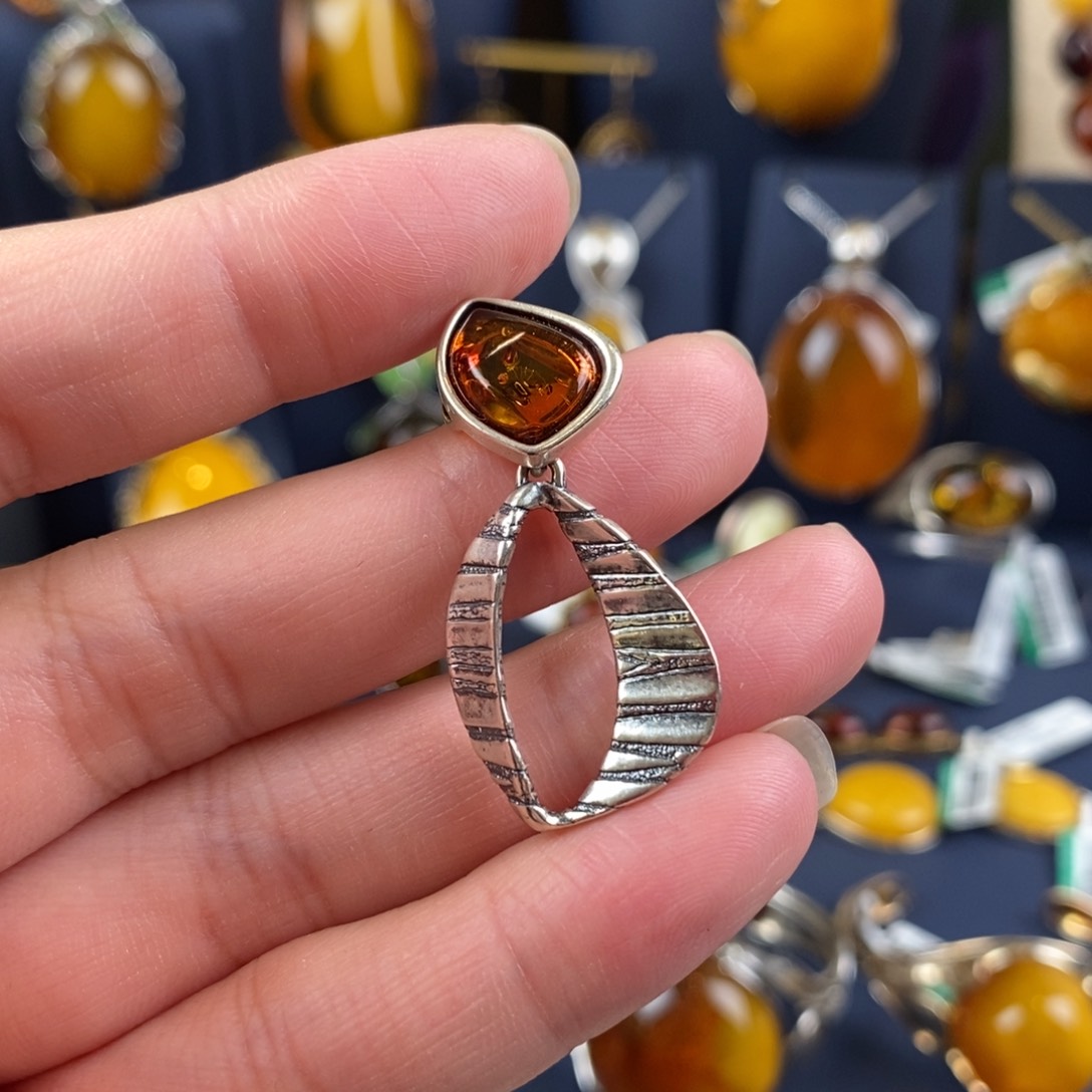 琥珀颈饰银S925镀金镶嵌