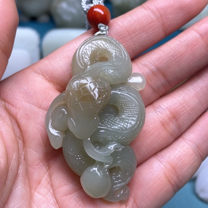 和田玉颈饰未镶嵌