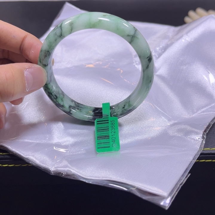 翡翠手镯未镶嵌天然a货翡翠多样性发货
