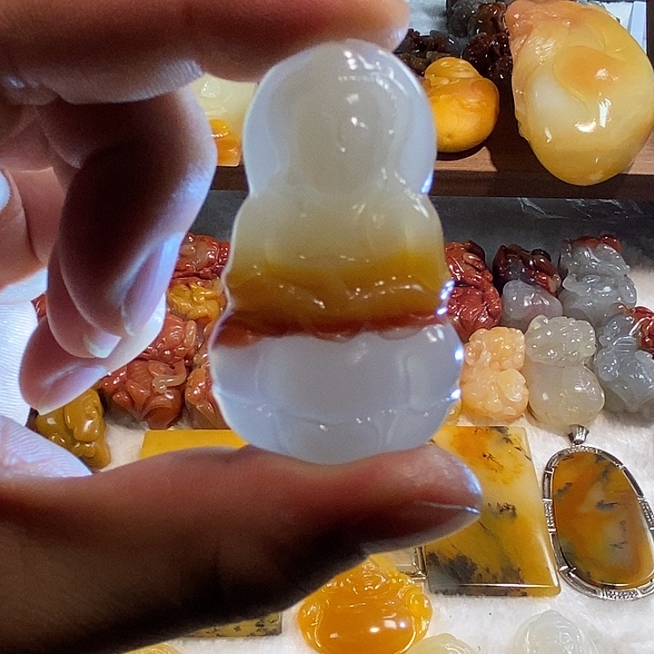 石英质玉（黄龙玉）未镶嵌颈饰观音挂件