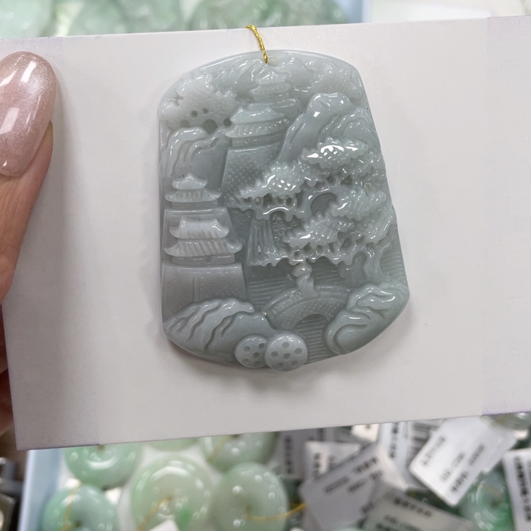 翡翠未镶嵌颈饰山水牌