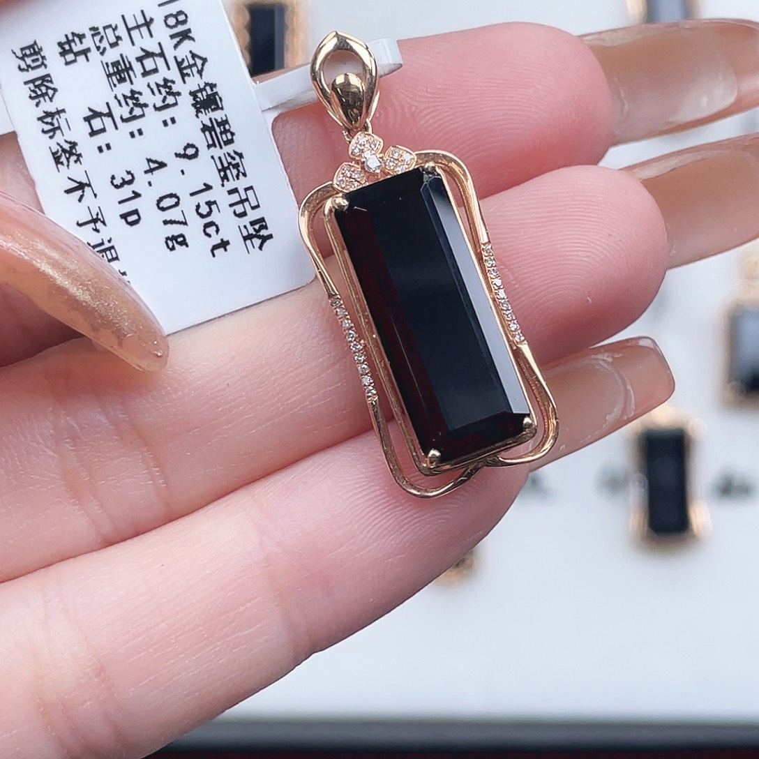 18K金镶嵌吊坠(不含链)碧玺