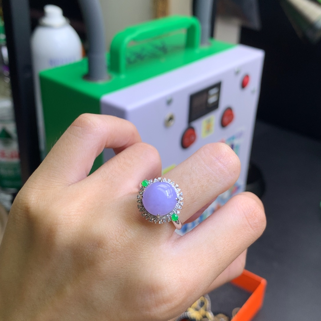 今***嘛翡翠18K金镶嵌颈饰