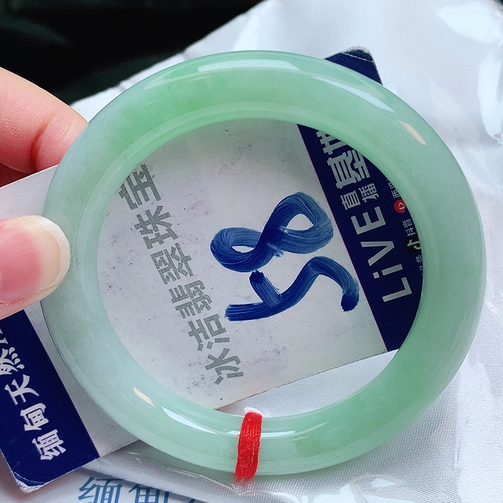 翡翠手镯未镶嵌缅甸天然a货翡翠手镯