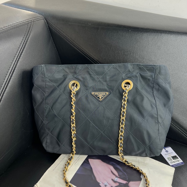 95新 Prada/普拉达 捐金沉珠/降落伞链条托特包单肩