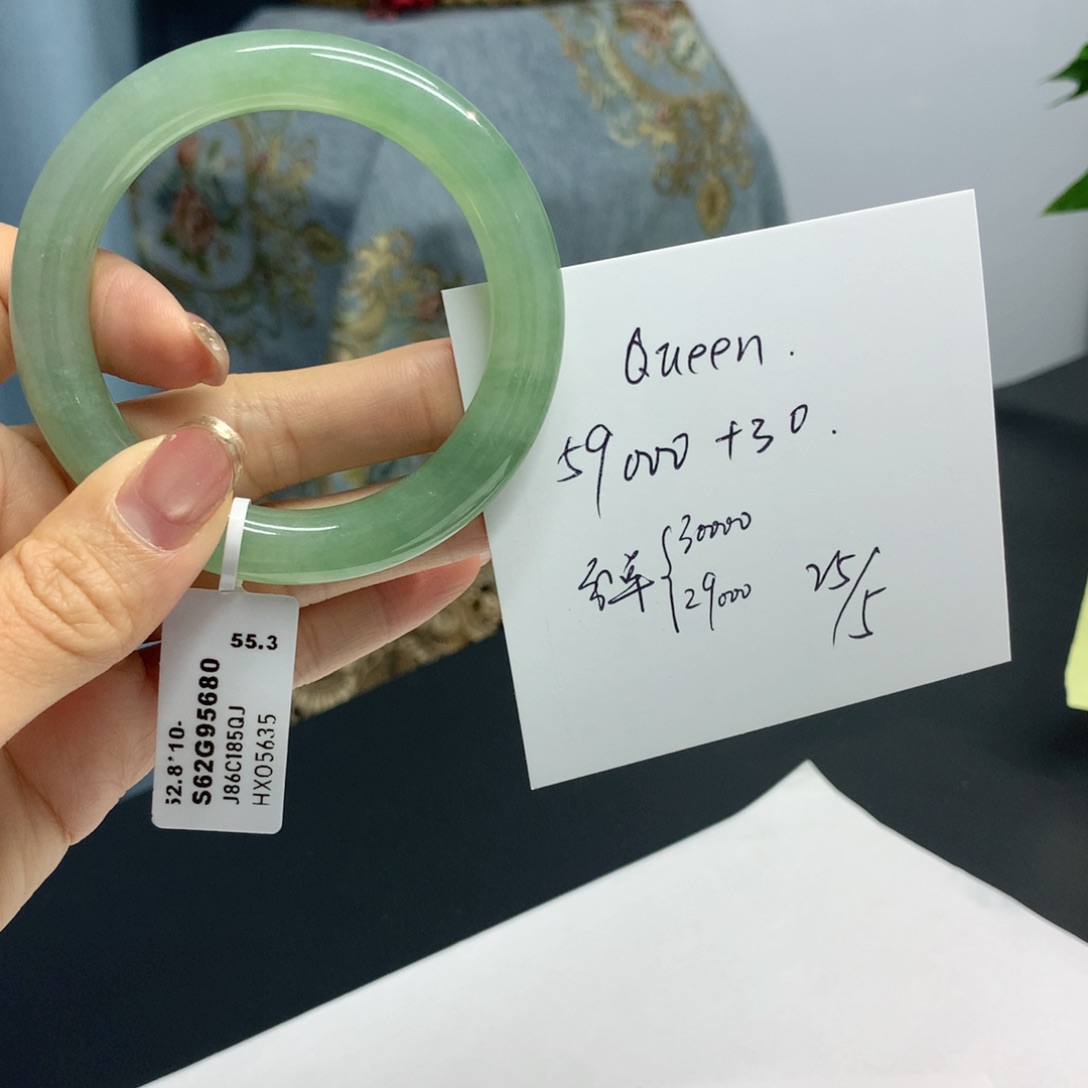翡翠手镯未镶嵌Q****?缅甸翡翠手镯59000第一笔