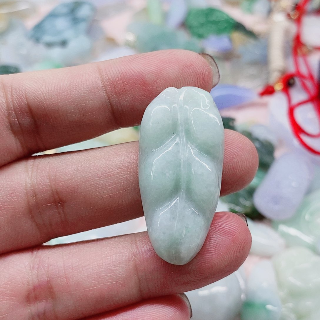颈饰未镶嵌翡翠天然