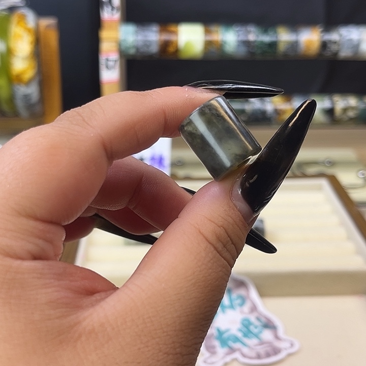冬***～岫玉未镶嵌戒指10个默认有瑕