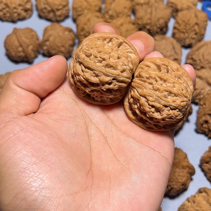 文玩核桃把件40原生态无药房山磨盘