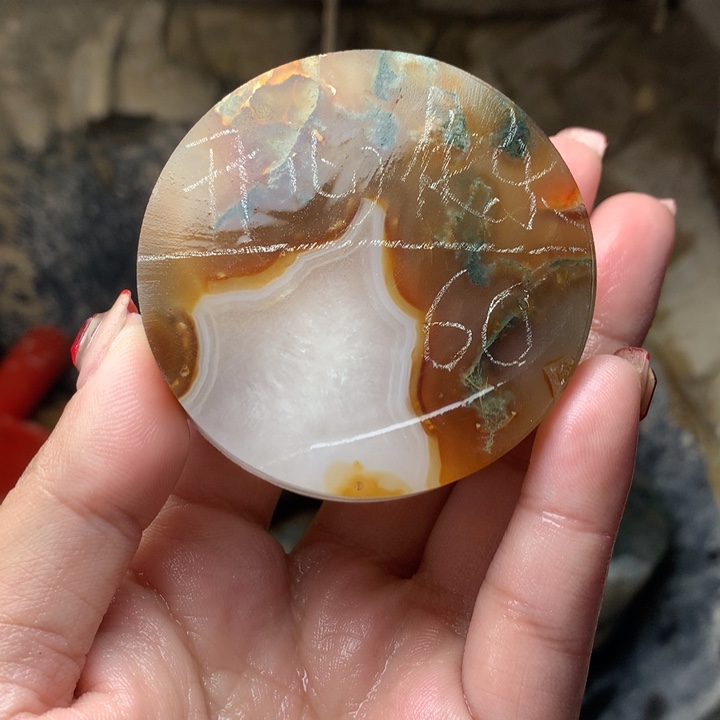 定制玛瑙开****姗定制玛瑙不退换