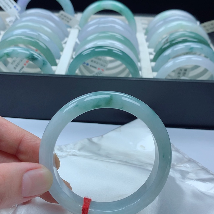 翡翠未镶嵌手镯56圈飘花手镯