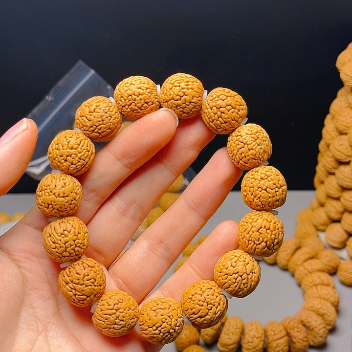 S***g桃核吊坠桃核野风