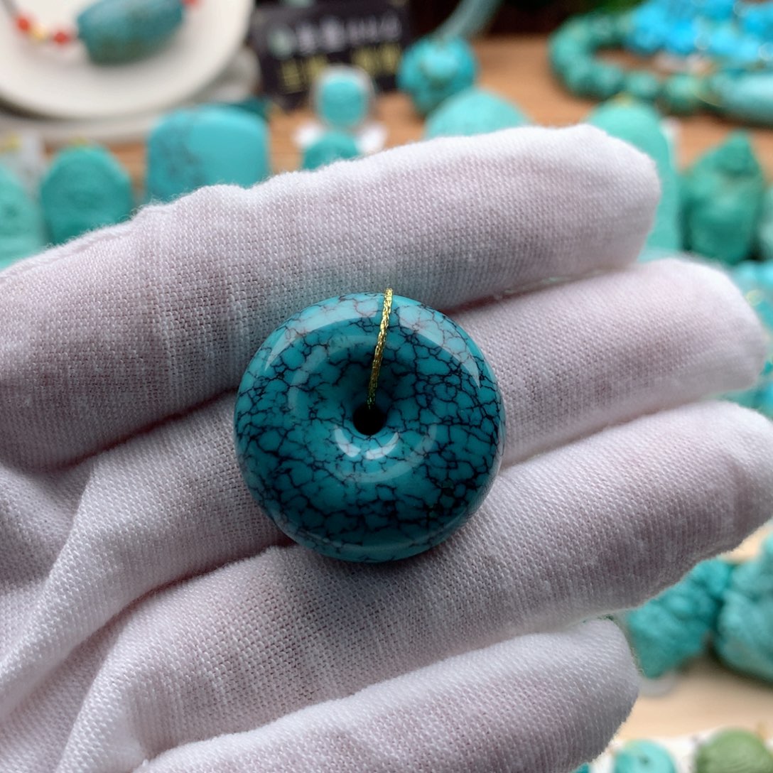 绿松石颈饰未镶嵌