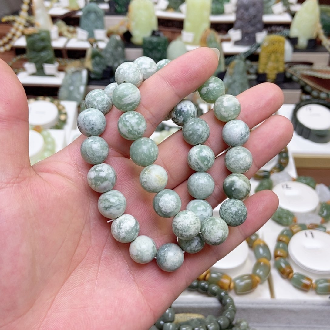 蛇纹石玉手串未镶嵌