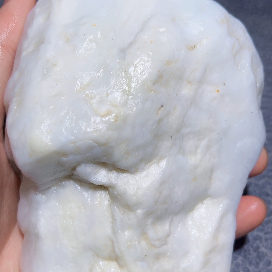 和田玉（糖玉）未镶嵌珠宝奇石