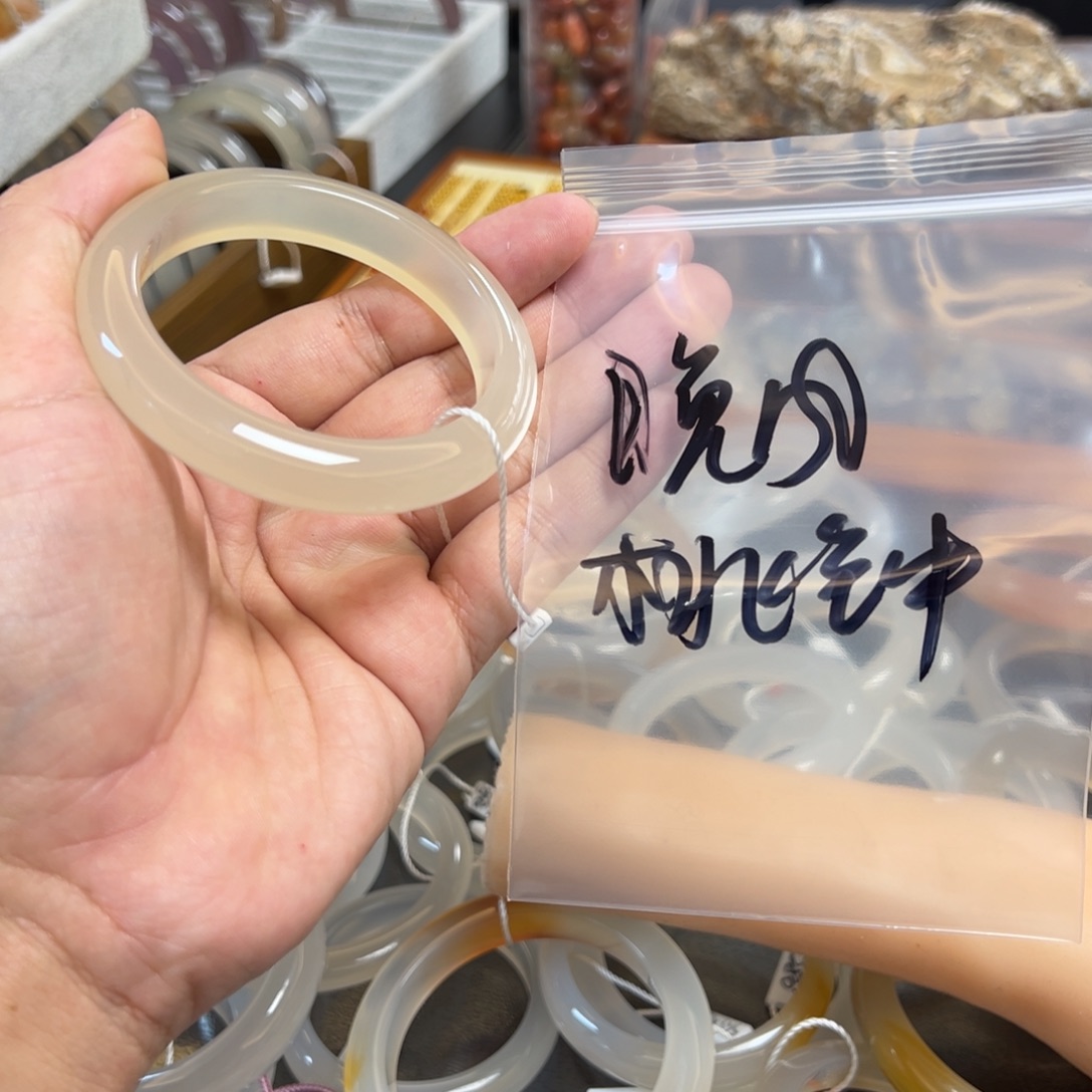 晚***钟玛瑙/玉髓未镶嵌珠宝半成品