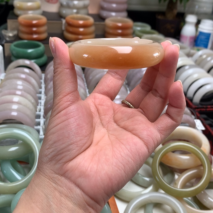 石英质玉未镶嵌手镯