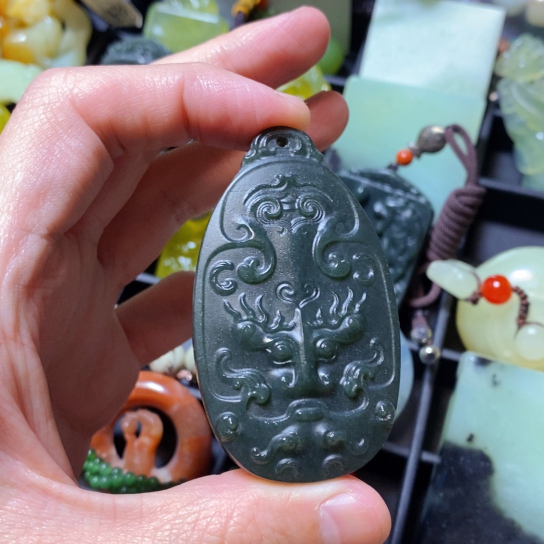 岫岩老玉（透闪石质玉）未镶嵌颈饰