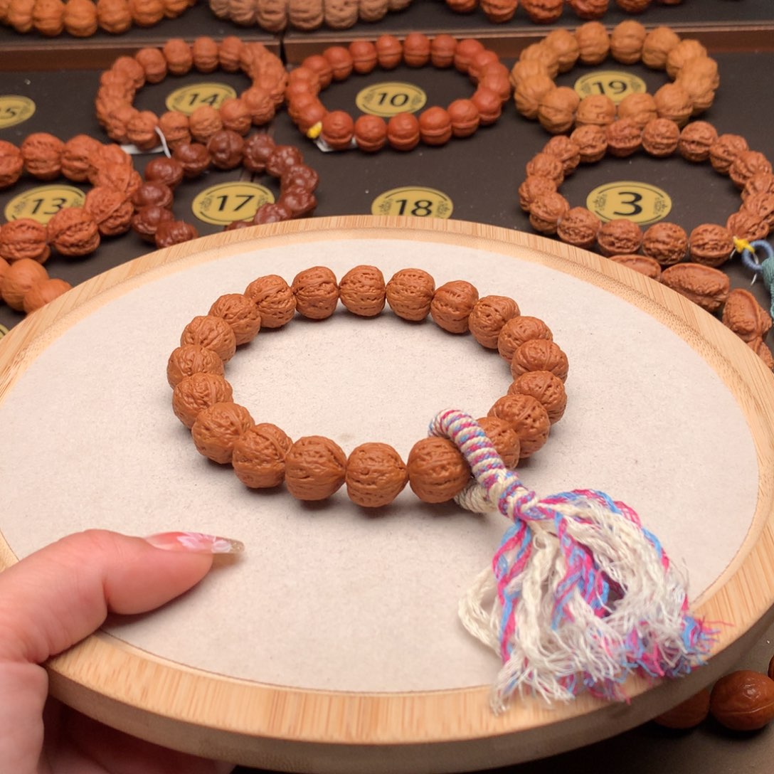 未***人文玩核桃手串方爱心