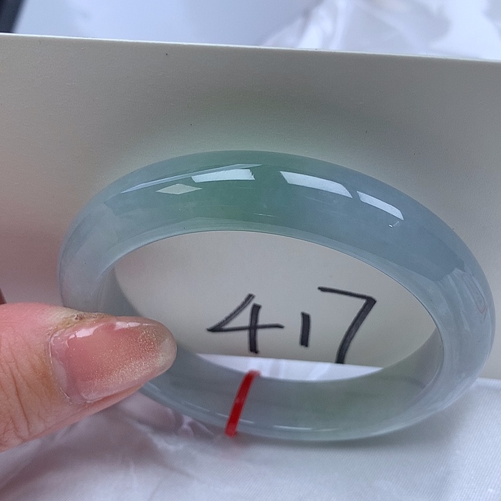 翡翠手镯未镶嵌翡翠