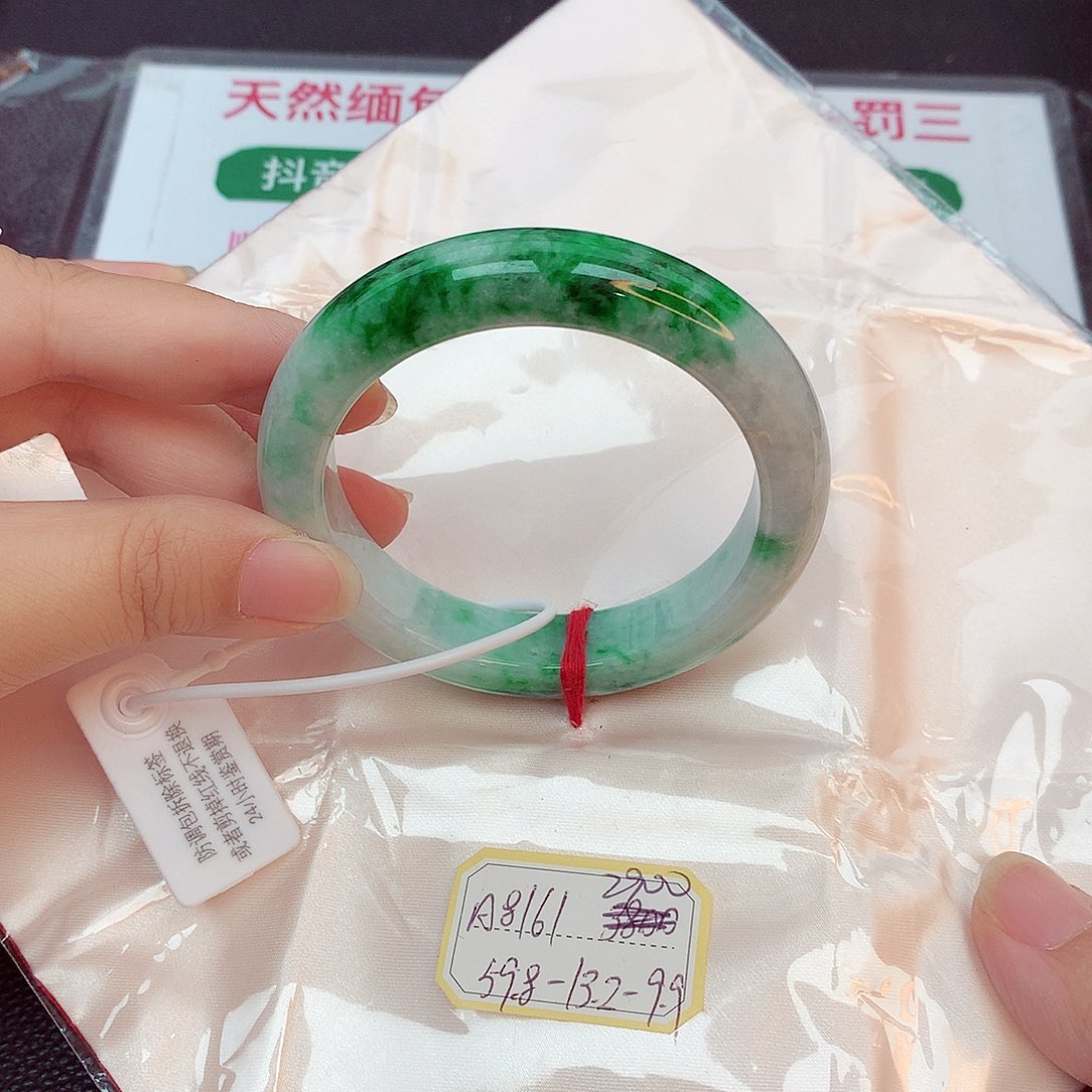 翡翠手镯未镶嵌缅甸翡翠