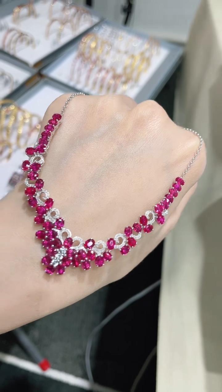 18K金镶嵌天然无烧红宝石项链套链
