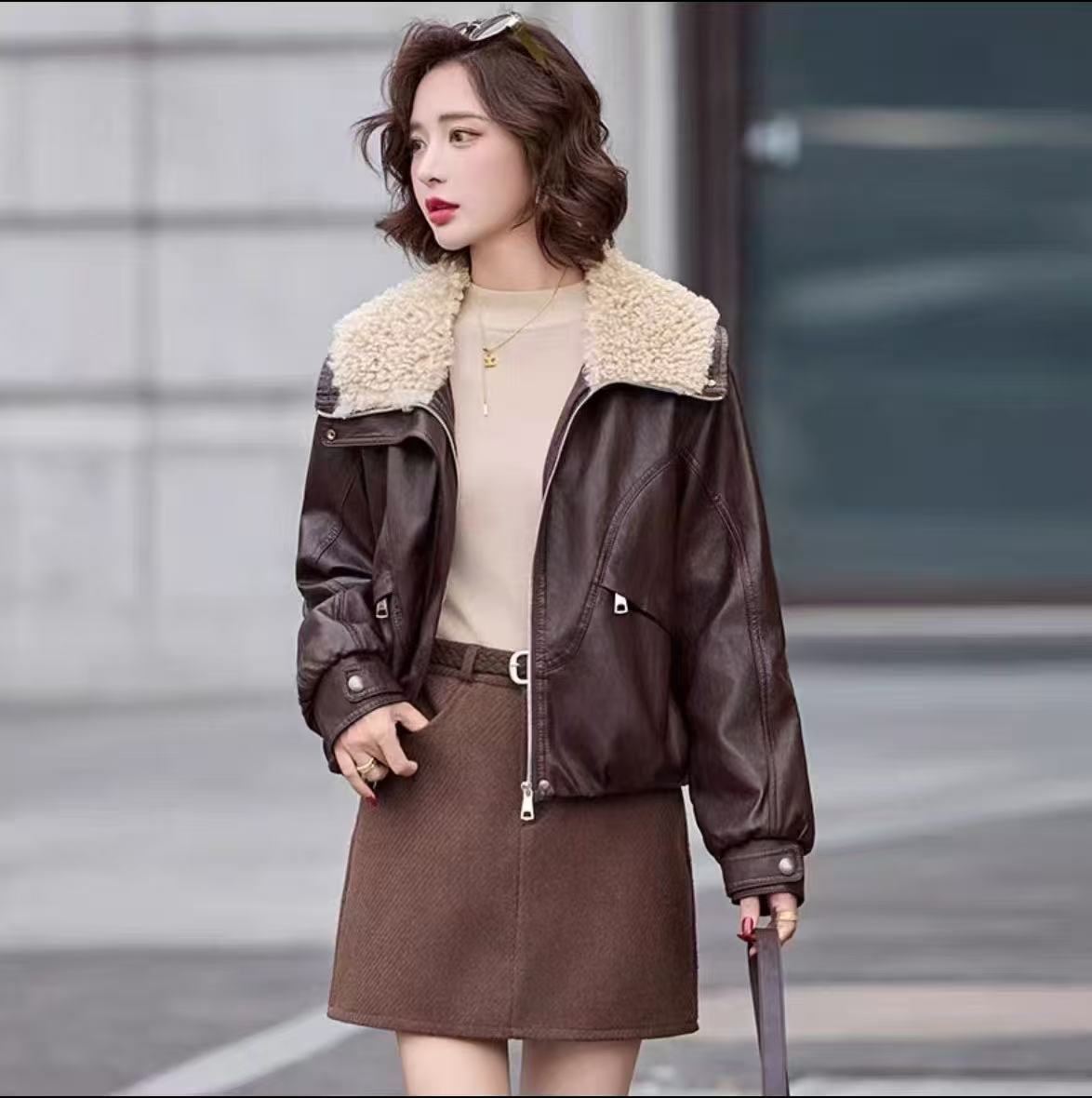 毛绒大翻领加绒加厚保暖皮衣外套女2025秋冬新款宽松显瘦上衣