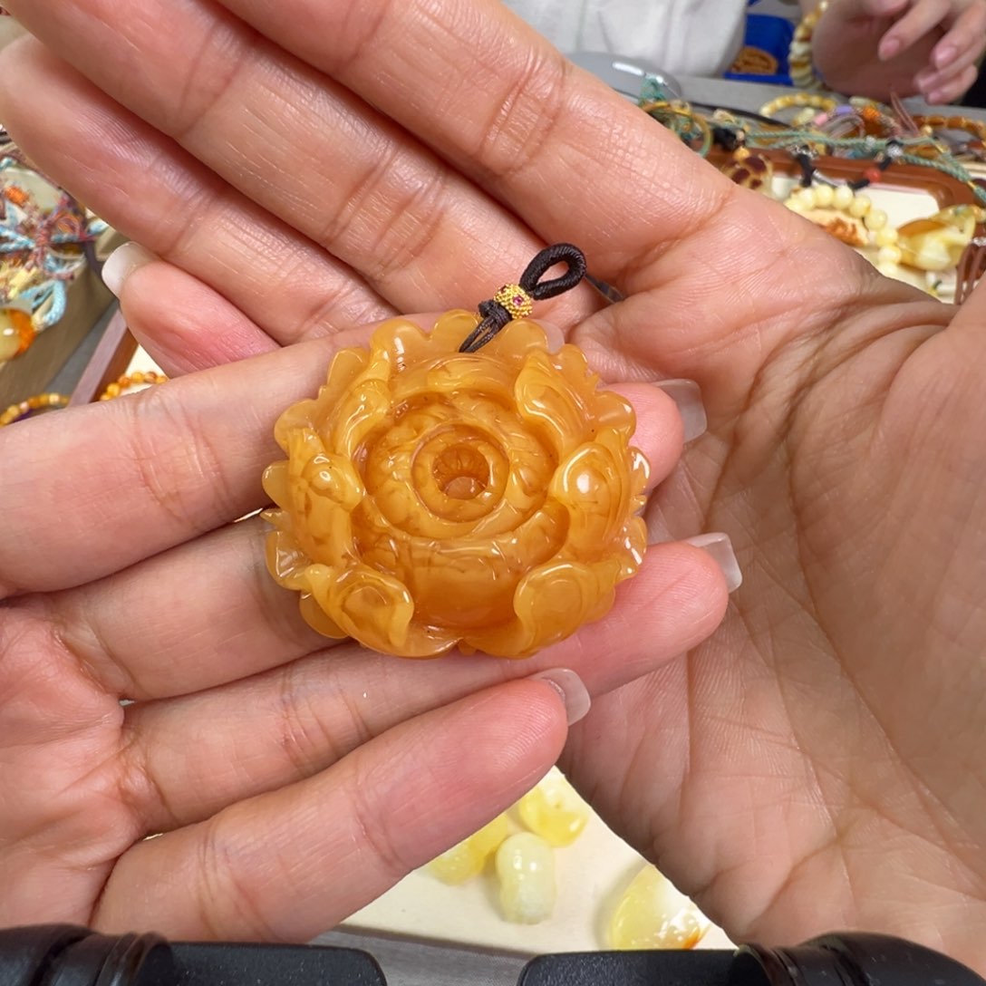 蜜蜡裸石未镶嵌蜜蜡