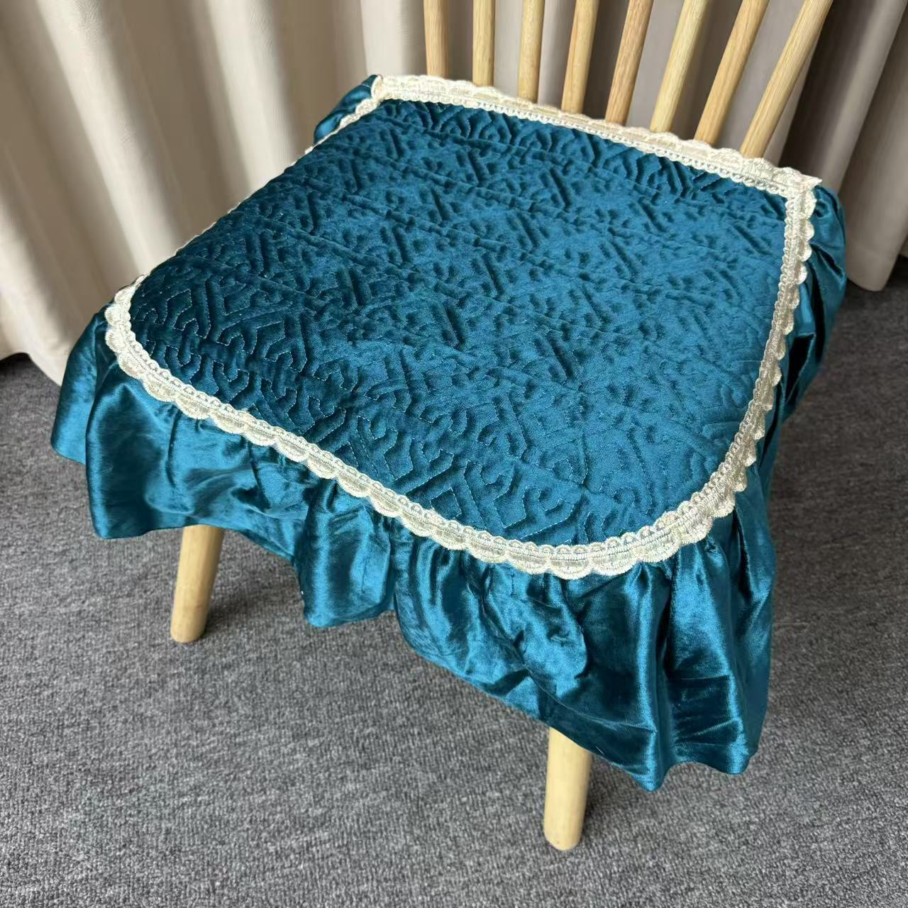 孔雀蓝绒款椅垫（40*45）   011