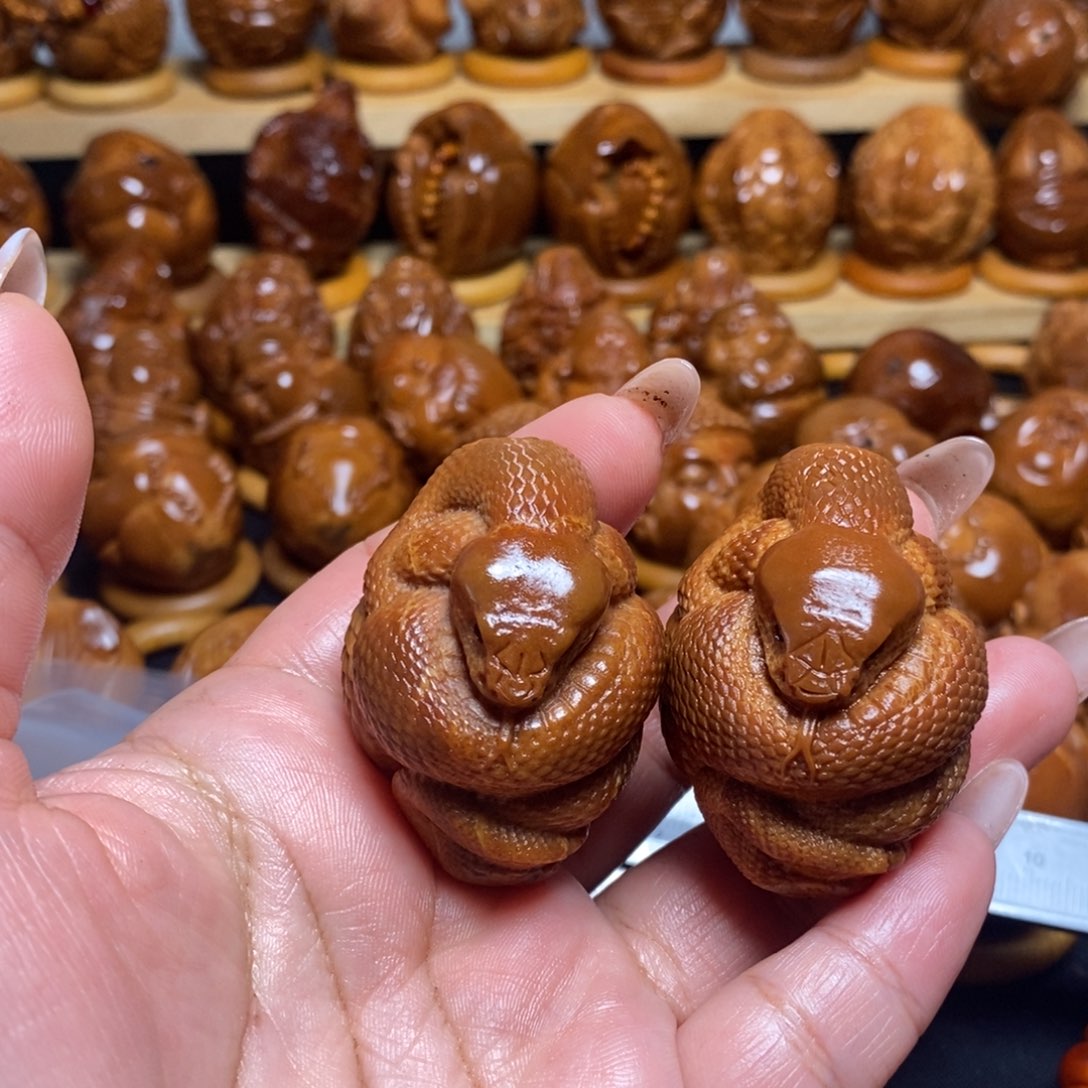 【闪购商品】橄榄核把件无****行一对蛇