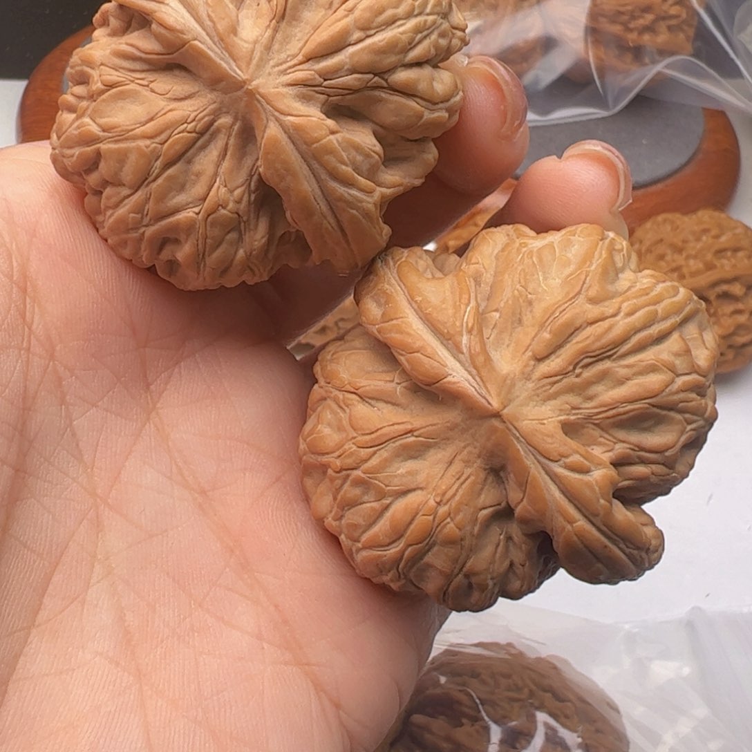 文玩核桃吊坠红锦鲤45