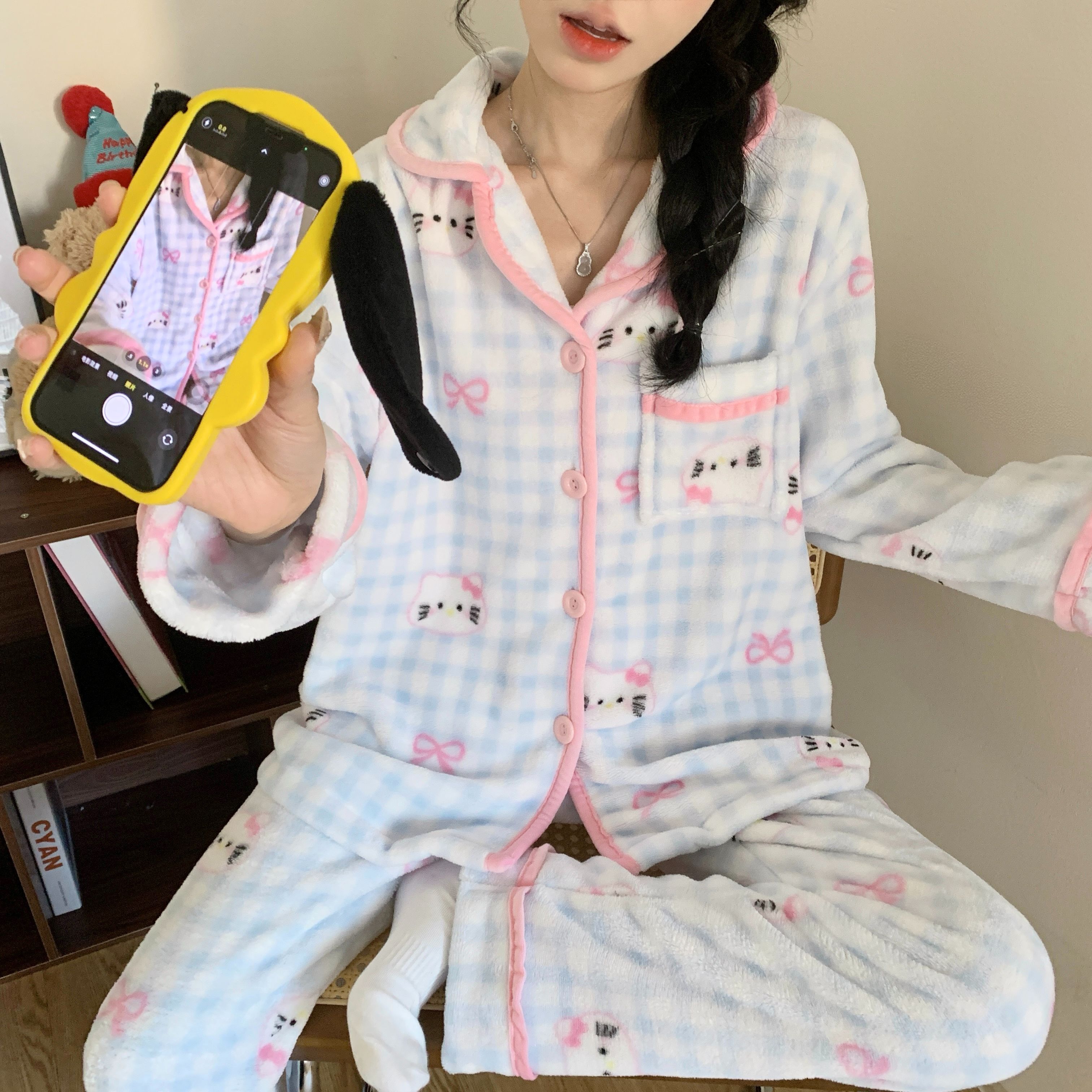 珊瑚绒睡衣女冬季加绒加厚保暖法兰绒甜美卡通可爱少女家居服套装