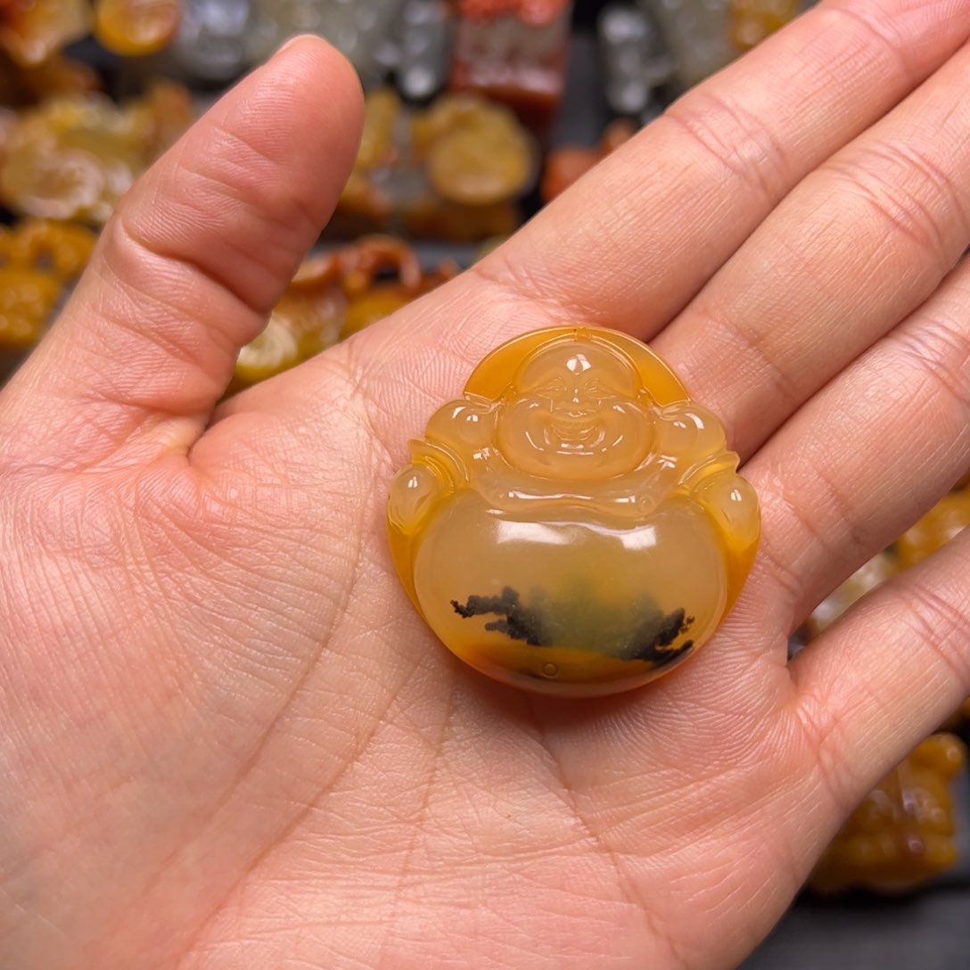 石英质玉（黄龙玉）颈饰未镶嵌
