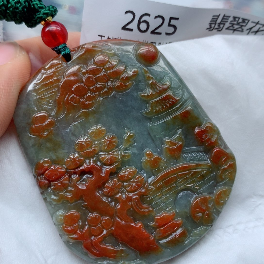 翡翠颈饰未镶嵌牌子