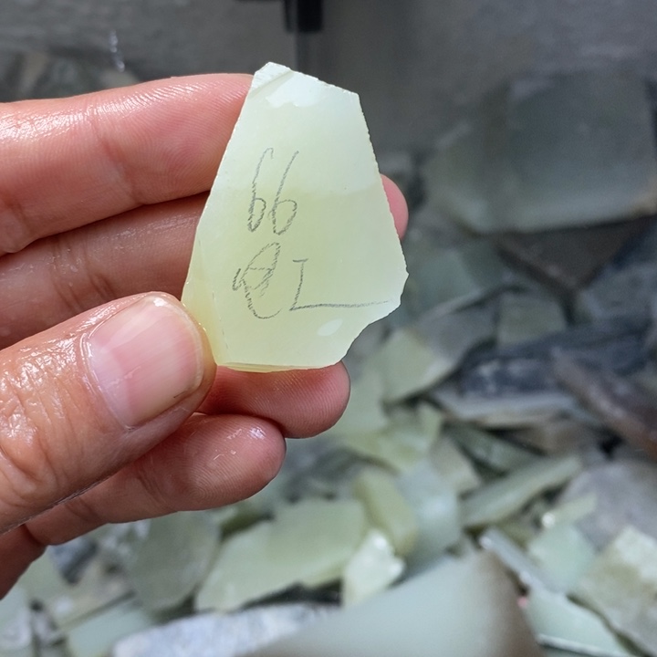 定制和田玉毛货抛光