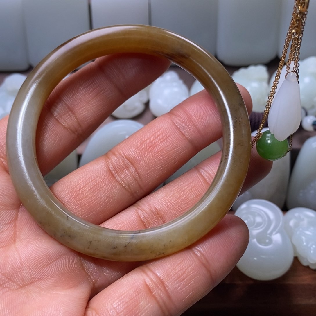 和田玉（糖玉）手镯未镶嵌