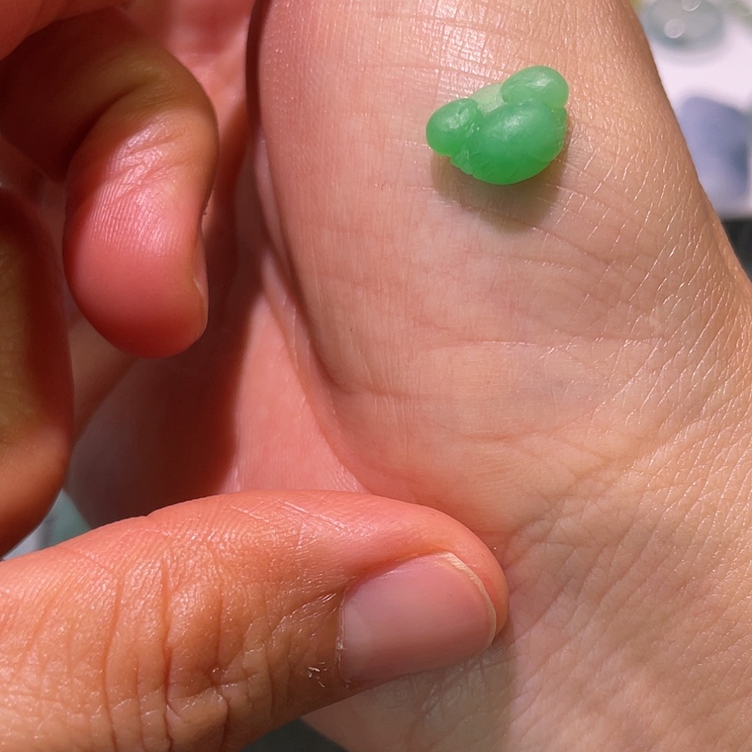 定制翡翠未镶嵌螃蟹