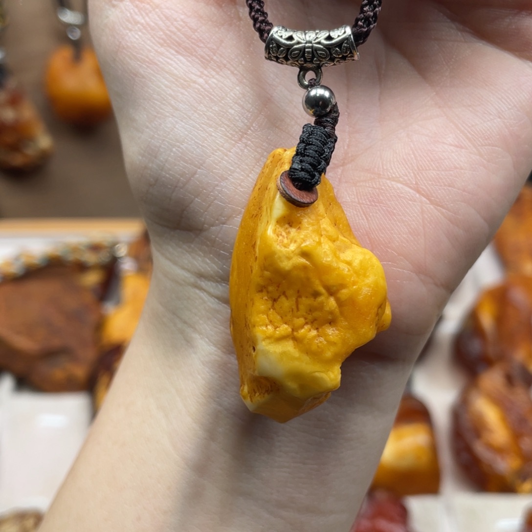 琥珀未镶嵌珠宝奇石